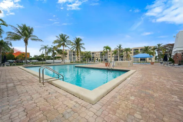 $189,000 | 600 Northeast 2nd Street, Unit 304, Dania Beach, FL 33004