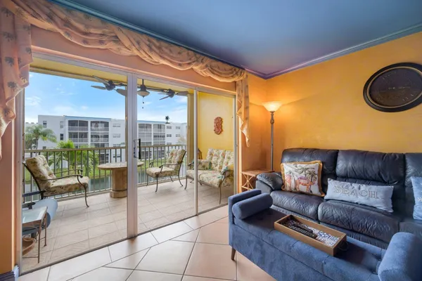 $189,000 | 600 Northeast 2nd Street, Unit 304, Dania Beach, FL 33004