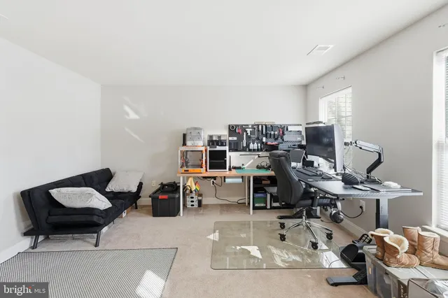 $450,000 | 5027 Potomac Highlands Circle, Triangle, VA 22172