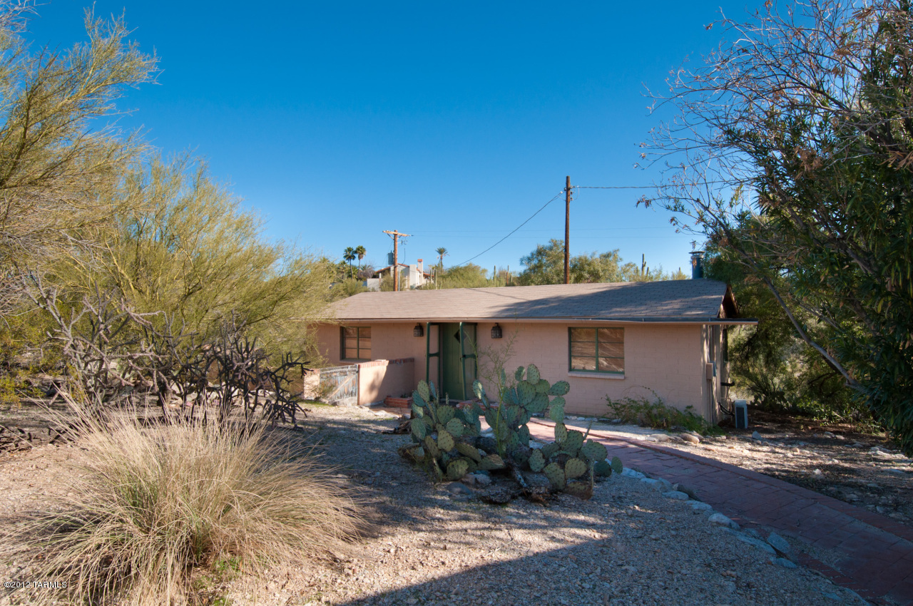 4550 North Hacienda Del Sol Road Tucson, AZ 85718 - Photo 3 of 32