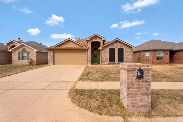 $299,000 | 4816 Sapphire Lane, Granbury, TX 76049