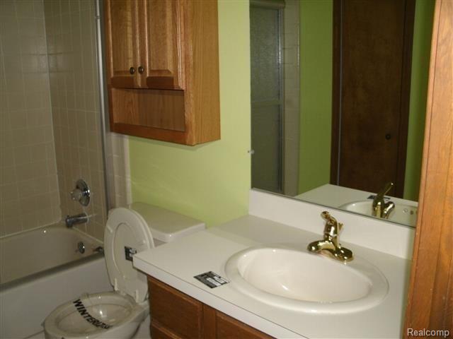 415 East Dawson Road Milford, MI 48381 - Photo 13 of 16 GEDC0068.JPG