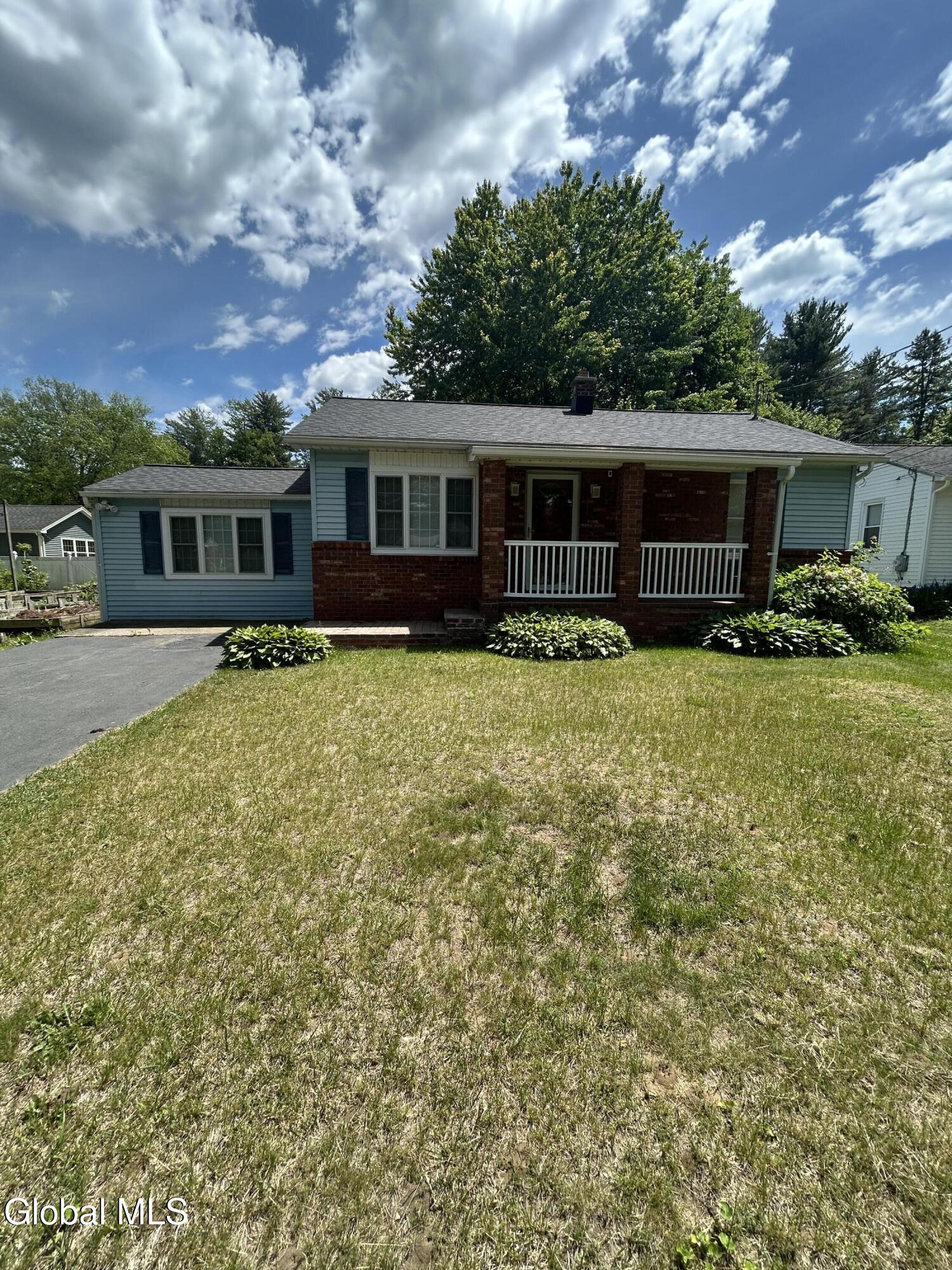 17 Pinewood Road Guilderland, NY 12084 - Photo 1 of 15 image18
