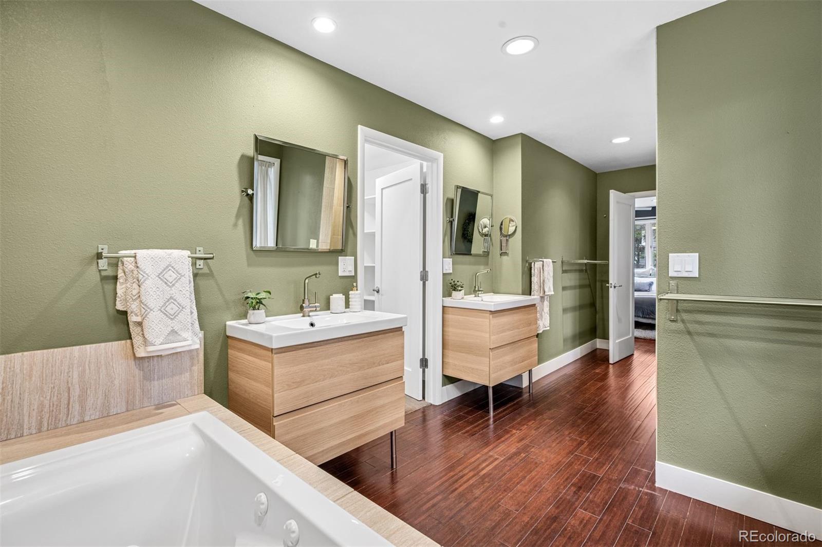 21859 Grandview Avenue Golden, CO 80401 - Photo 22 of 42