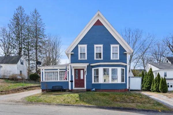 $300,000 | 11 Pine Street, Franklin, NH 03235