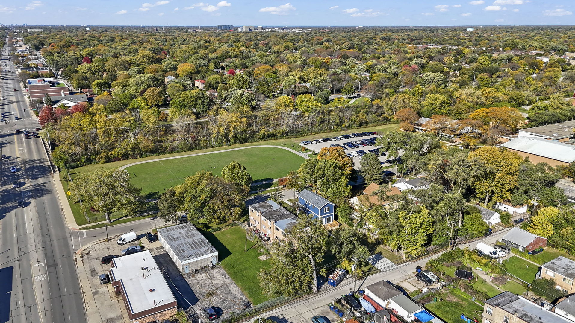 1311 Mcdaniel Avenue, Unit C Evanston, IL 60201 - Photo 28 of 40 an aerial view of residential houses with outdoor space