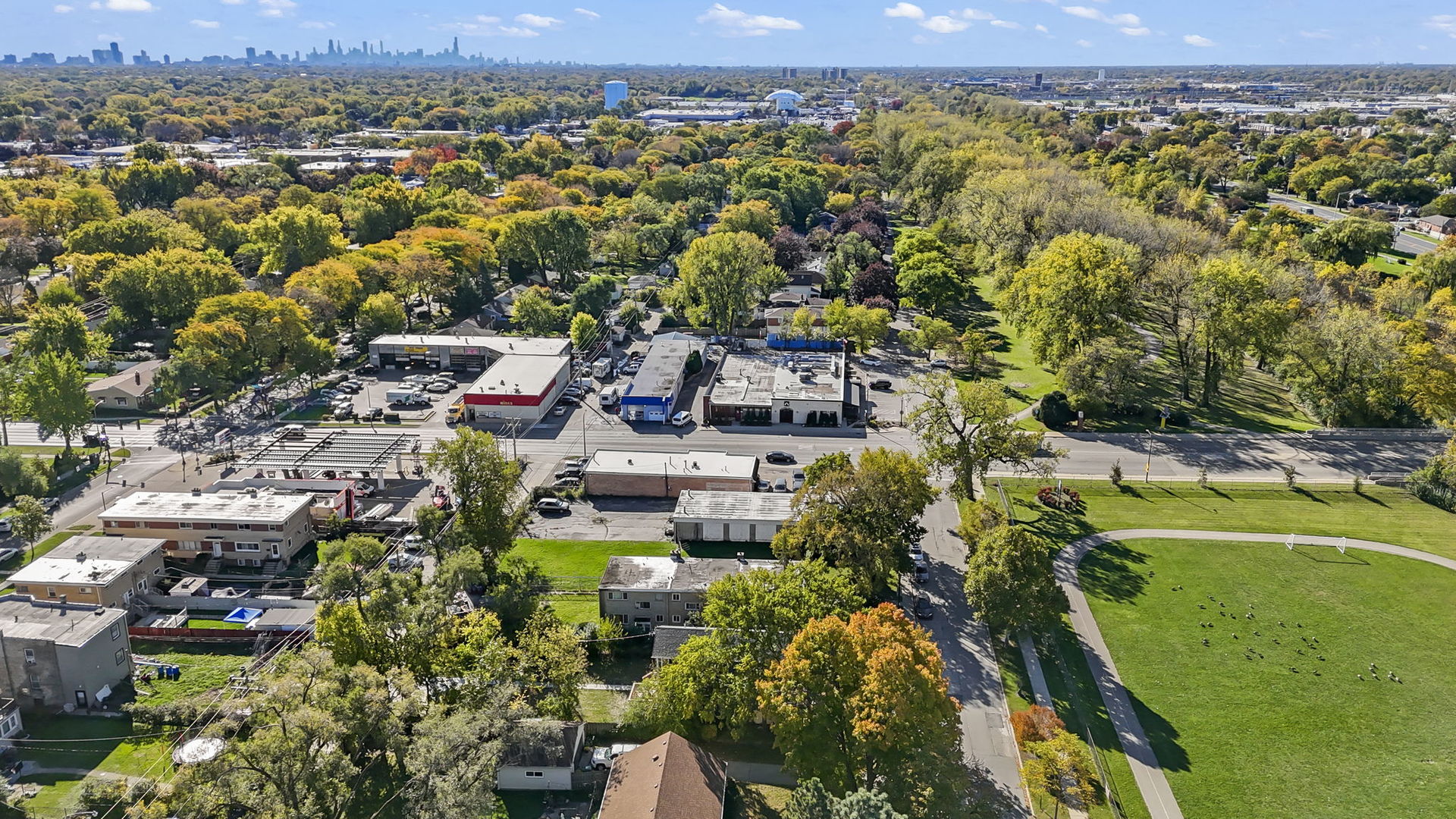 1311 Mcdaniel Avenue, Unit C Evanston, IL 60201 - Photo 31 of 40 an aerial view of residential houses with outdoor space and river