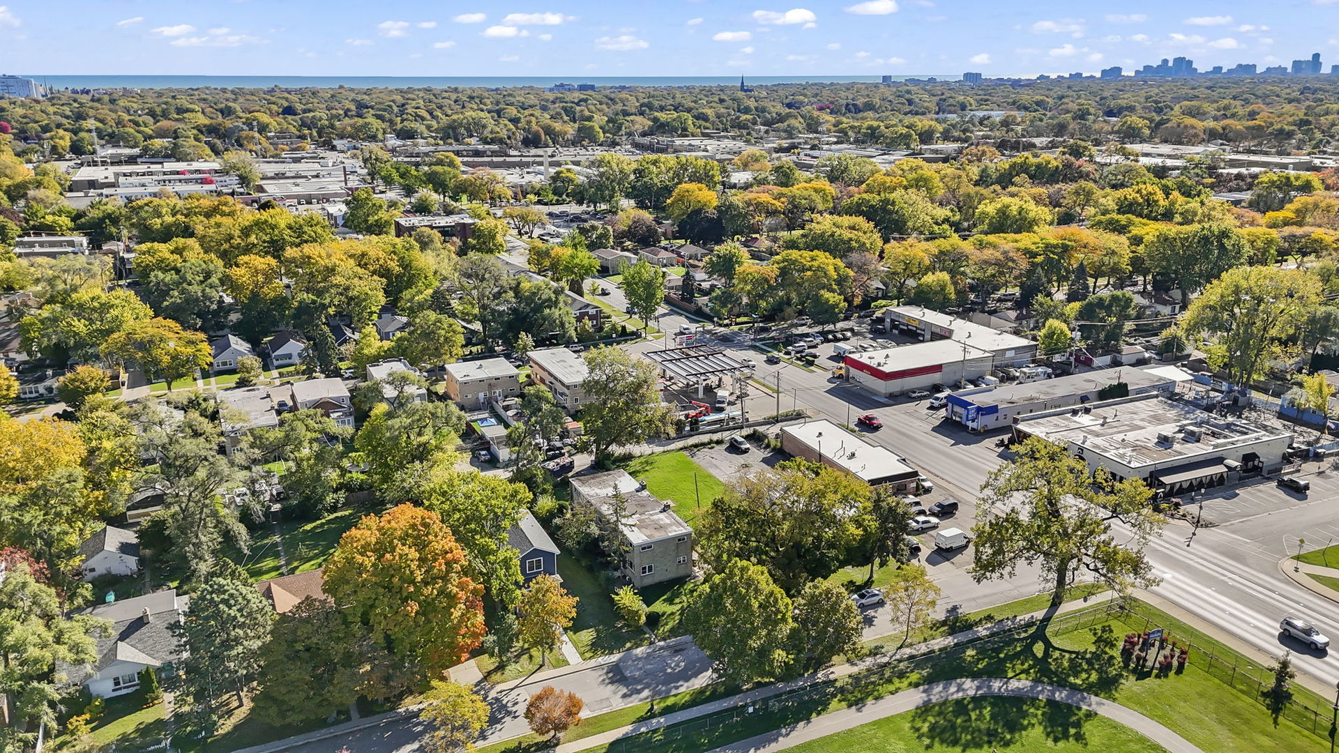 1311 Mcdaniel Avenue, Unit C Evanston, IL 60201 - Photo 35 of 40 an aerial view of a residential houses and city street