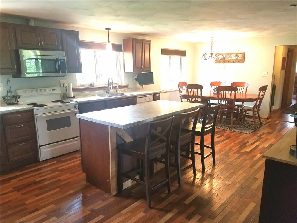 748 McKee Road Washington, PA 15301 - Photo 6 of 23 Large eat in dining room