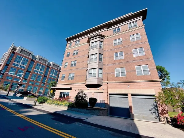 $5,200 | 120 Mountfort Street, Unit 401, Boston, MA 02215