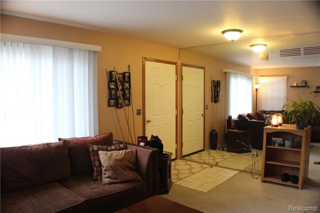 3738 Cone Avenue Rochester, MI 48309 - Photo 10 of 26 IMG_0471.jpg