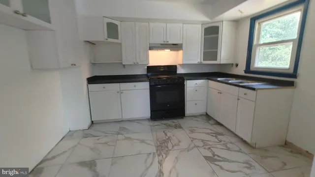 $339,900 | 7010 Evergreen Drive, Waldorf, MD 20601