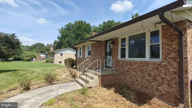 $339,900 | 7010 Evergreen Drive, Waldorf, MD 20601