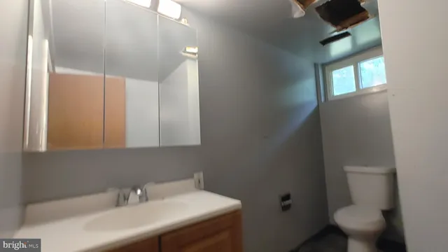 $339,900 | 7010 Evergreen Drive, Waldorf, MD 20601