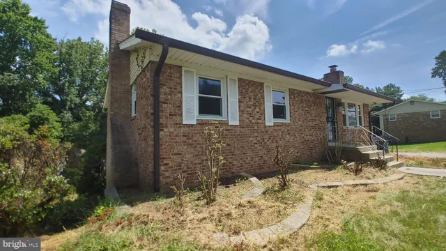 $339,900 | 7010 Evergreen Drive, Waldorf, MD 20601