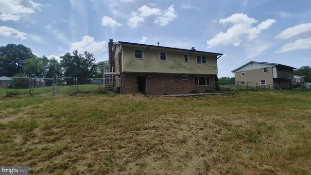 $339,900 | 7010 Evergreen Drive, Waldorf, MD 20601