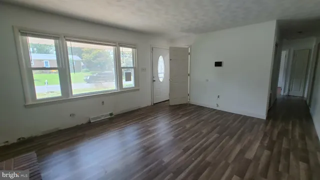 $339,900 | 7010 Evergreen Drive, Waldorf, MD 20601