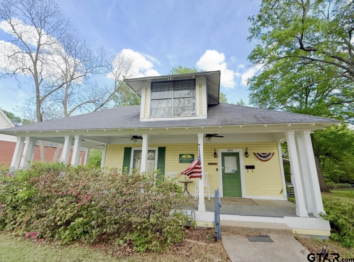 202 Graham Street Mineola, TX 75773 - Photo 1 of 28
