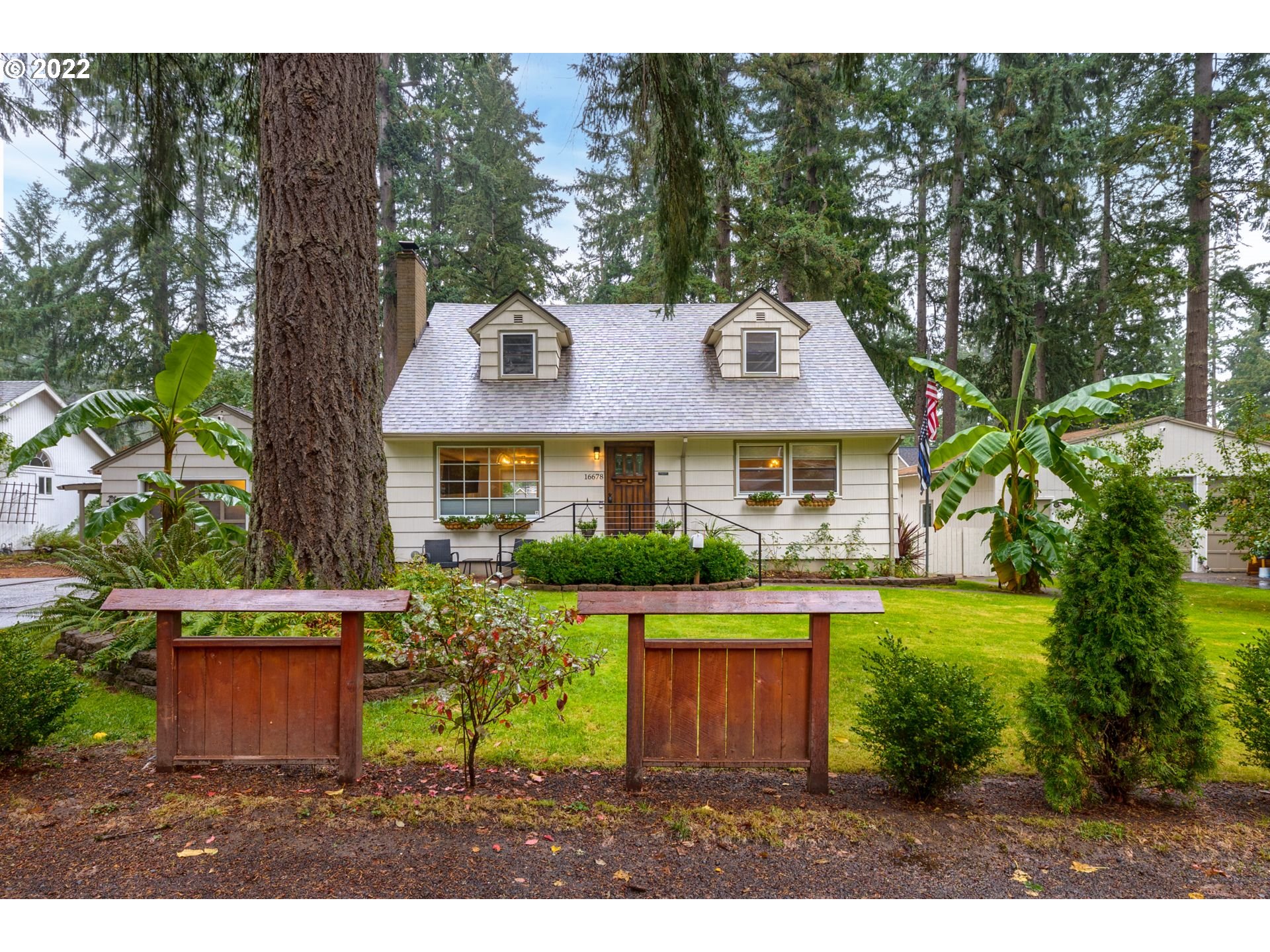 16678 Southwest Inverurie Road Lake Oswego, OR 97035 - Photo 3 of 26 Gallery Image 3