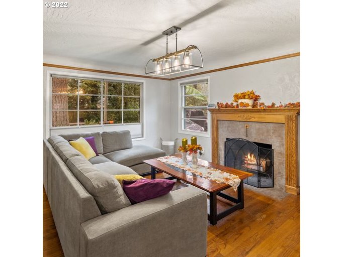 16678 Southwest Inverurie Road Lake Oswego, OR 97035 - Photo 4 of 26 Gallery Image 4