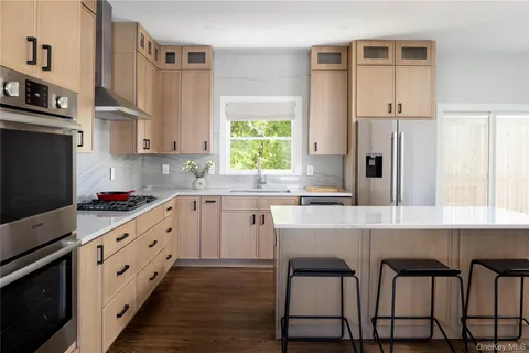 $2,150,000 | 980 Manhanset Avenue, Greenport, NY 11944