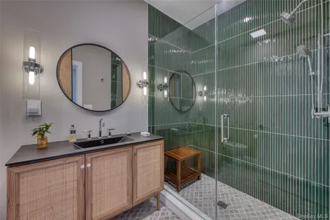 $2,350,000 | 980 Manhanset Avenue, Greenport, NY 11944