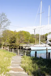 $2,150,000 | 980 Manhanset Avenue, Greenport, NY 11944