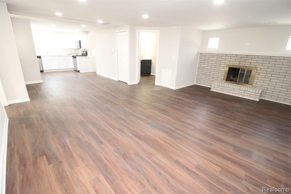 47841 Frederick Road Utica, MI 48317 - Photo 16 of 28