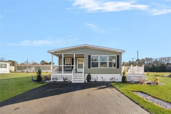 $290,000 | 22 Valiant Drive, Coventry, RI 02816