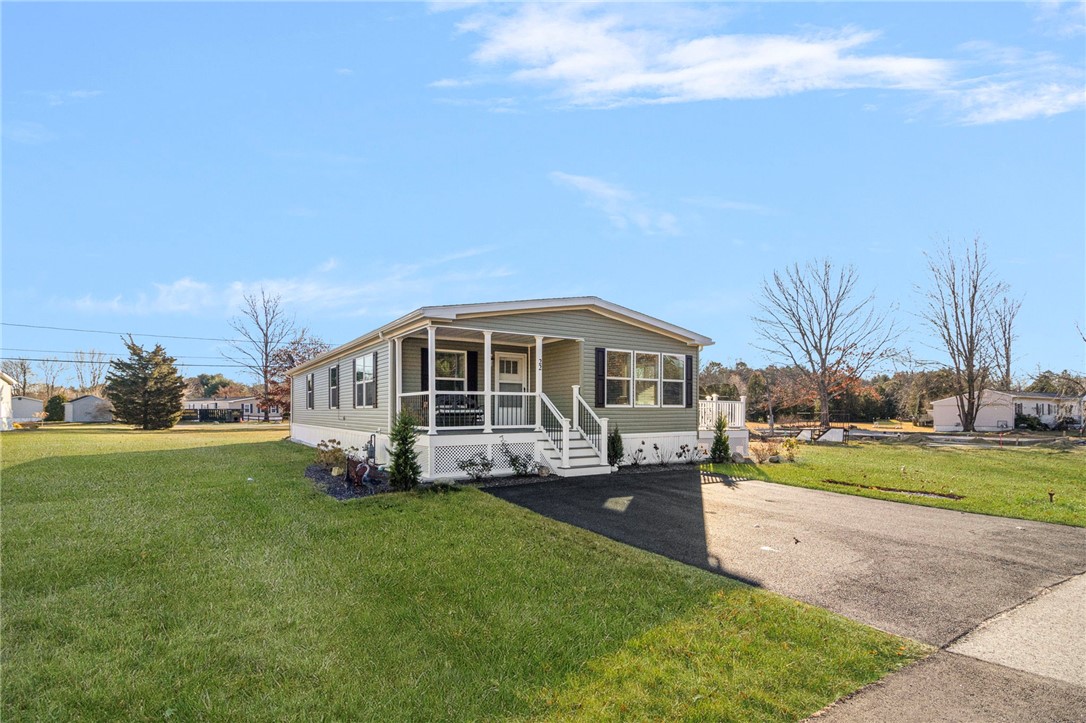 22 Valiant Drive Coventry, RI 02816 - Photo 2 of 33