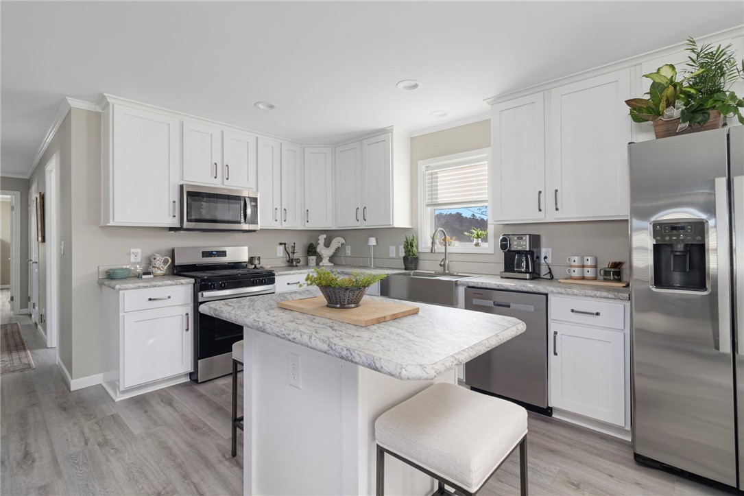 22 Valiant Drive Coventry, RI 02816 - Photo 5 of 33