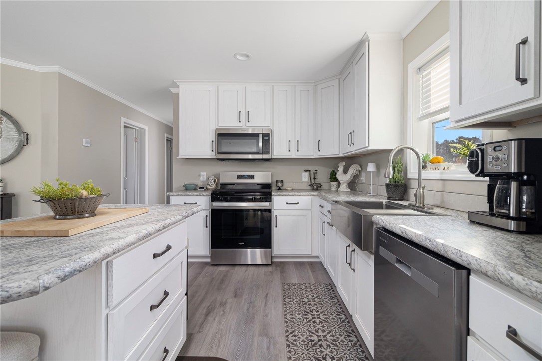22 Valiant Drive Coventry, RI 02816 - Photo 6 of 33