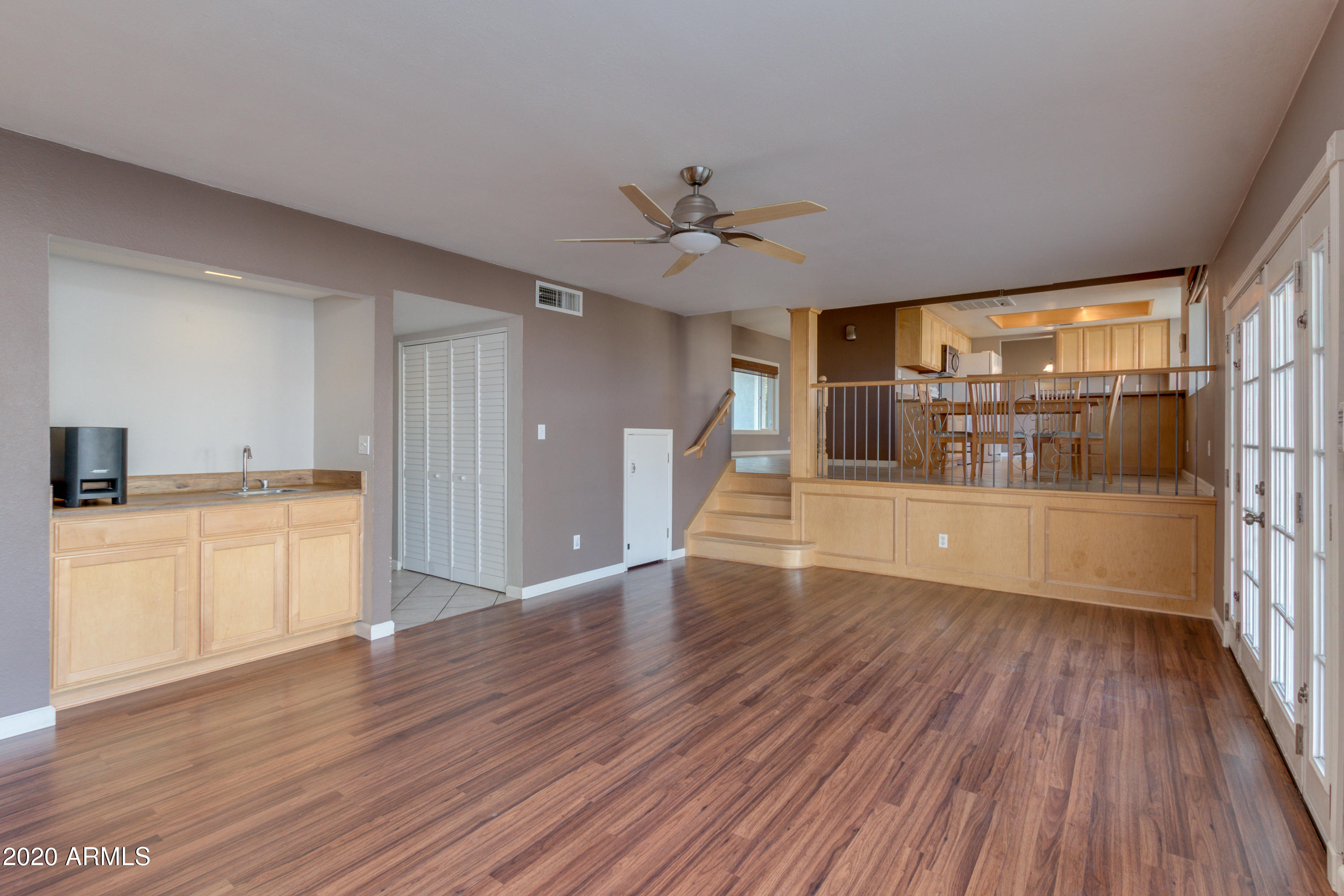 2448 West Hearn Road Phoenix, AZ 85023 - Photo 11 of 39 FR Wet Bar