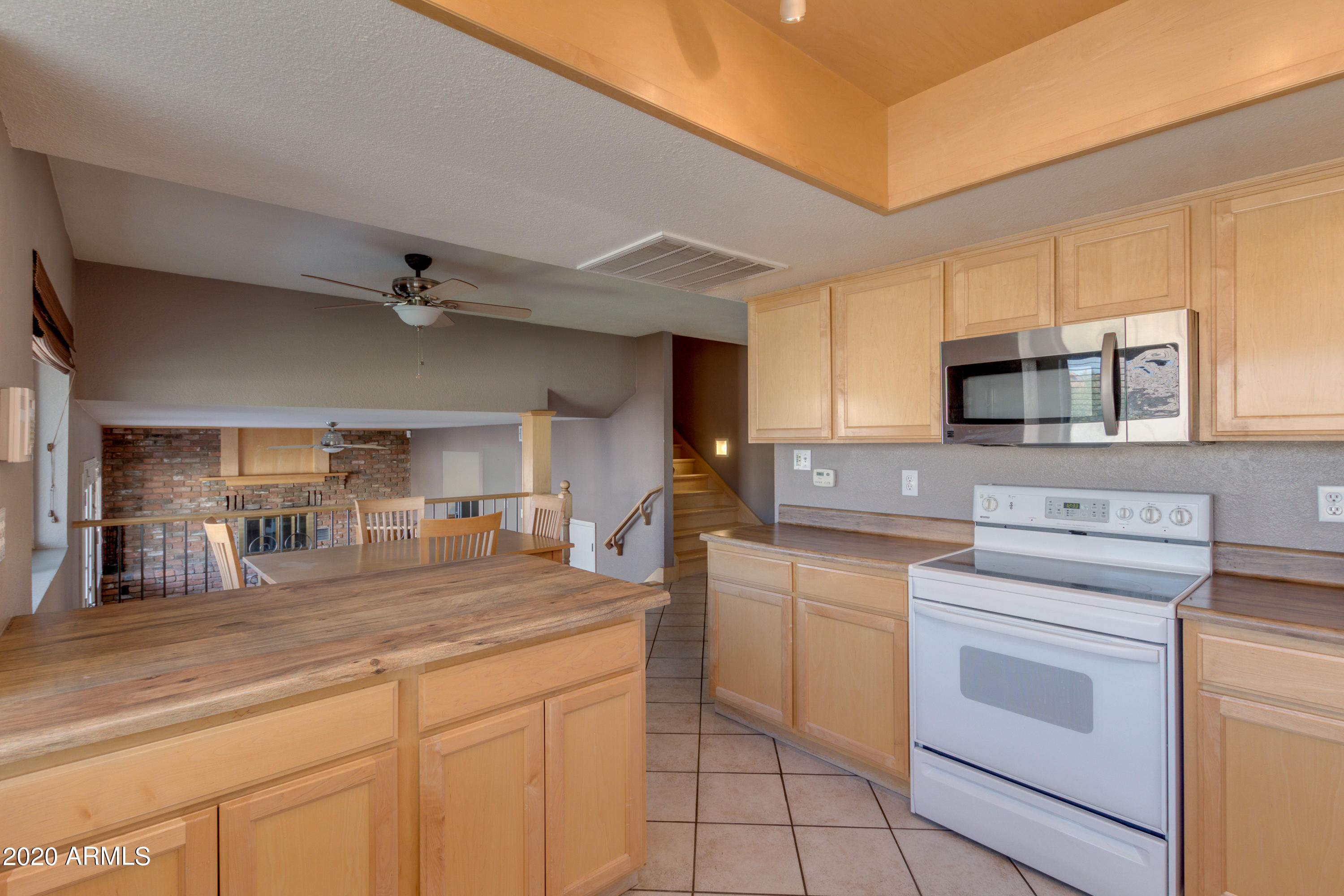 2448 West Hearn Road Phoenix, AZ 85023 - Photo 18 of 39 Kitchen