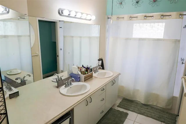 $2,100 | 1695 Hamilton Court, Dunedin, FL 34698