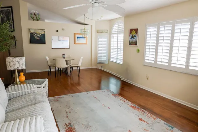 $2,100 | 1695 Hamilton Court, Dunedin, FL 34698