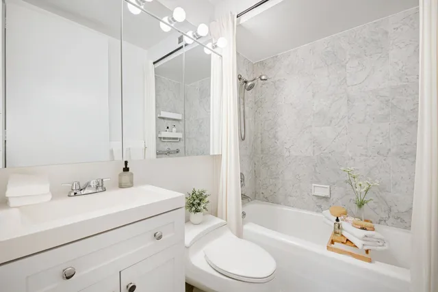 $950,000 | 235 East 40th Street, Unit 2C | Murray Hill