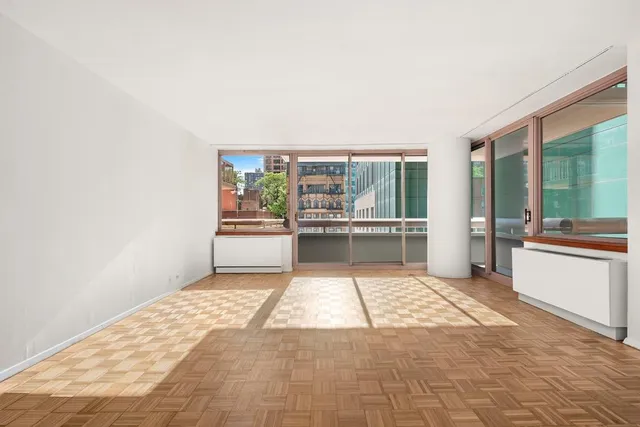$950,000 | 235 East 40th Street, Unit 2C | Murray Hill