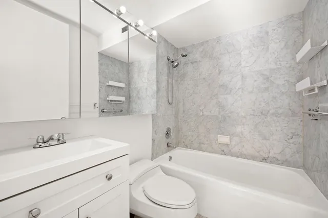 $950,000 | 235 East 40th Street, Unit 2C | Murray Hill