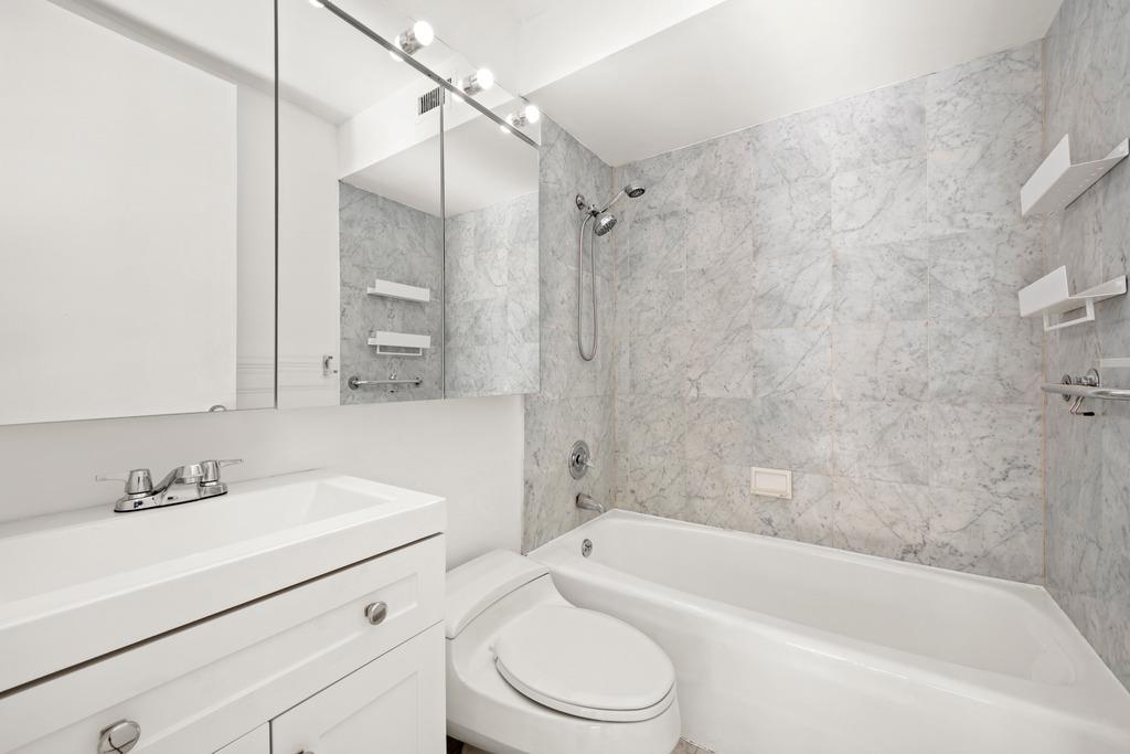 235 East 40th Street, Unit 2C Manhattan, NY 10016 - Photo 23 of 43