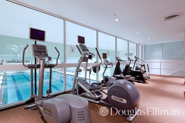 $950,000 | 235 East 40th Street, Unit 2C | Murray Hill