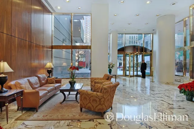$950,000 | 235 East 40th Street, Unit 2C | Murray Hill