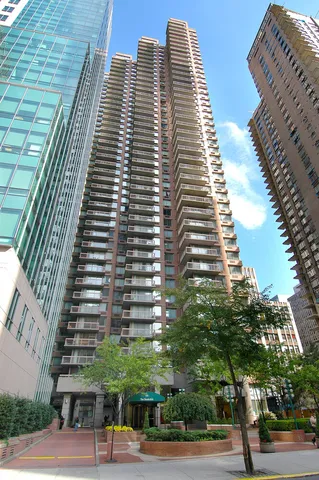 $950,000 | 235 East 40th Street, Unit 2C | Murray Hill