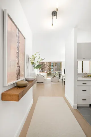 $950,000 | 235 East 40th Street, Unit 2C | Murray Hill