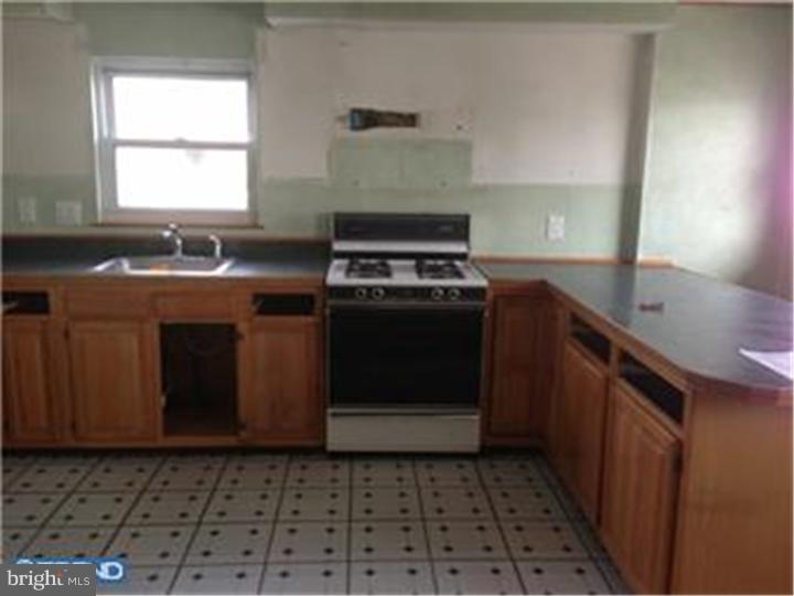2840 Sebring Road Philadelphia, PA 19152 - Photo 4 of 11 Gallery Image 4
