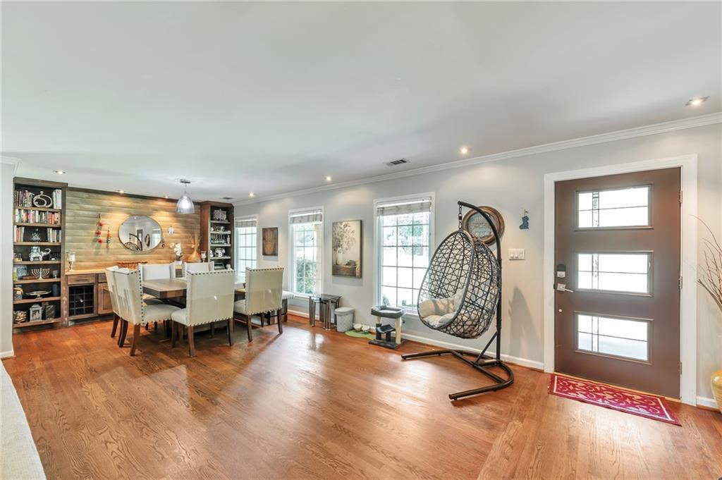 1651 Murdock Road Marietta, GA 30062 - Photo 4 of 30