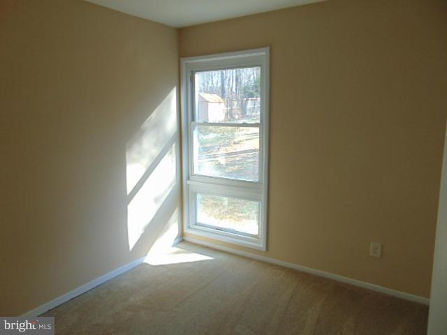 22517 Hawlings River Road Gaithersburg, MD 20882 - Photo 12 of 16 Bedroom 3