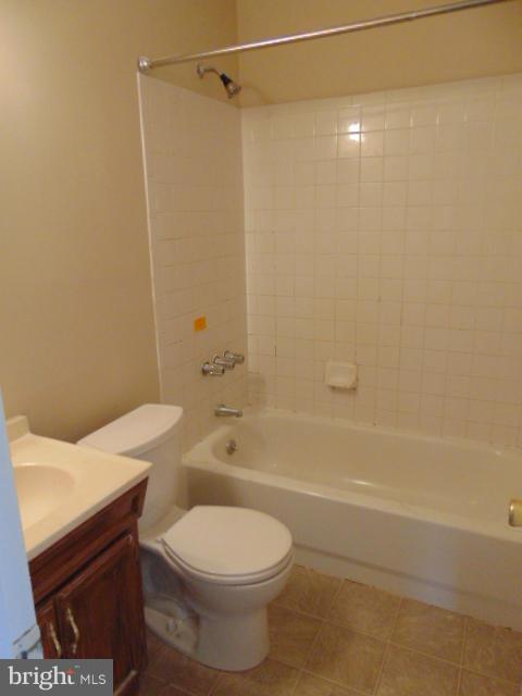 22517 Hawlings River Road Gaithersburg, MD 20882 - Photo 15 of 16 Bath (Master)