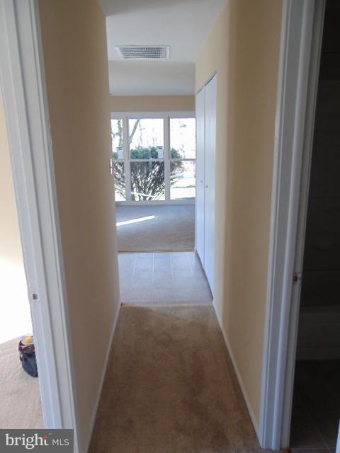 22517 Hawlings River Road Gaithersburg, MD 20882 - Photo 5 of 16 Hallway
