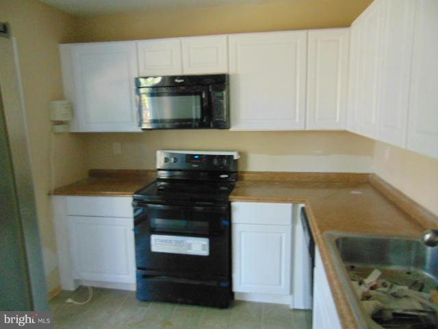 22517 Hawlings River Road Gaithersburg, MD 20882 - Photo 9 of 16 Kitchen
